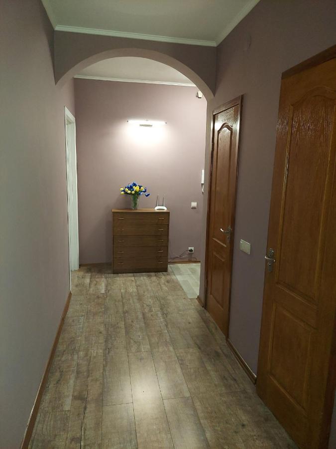 Apartment Sports Palace Просторная Квартира Рядом Дворец Спорта Carcóvia Exterior foto